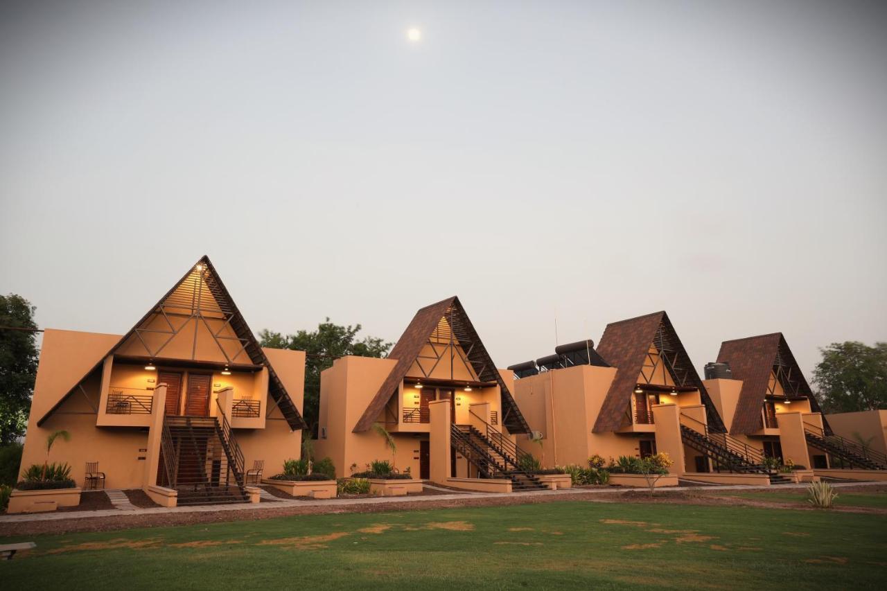 Hotel Jagira Ananta Elite , Sasan Gir à Chitrod Extérieur photo